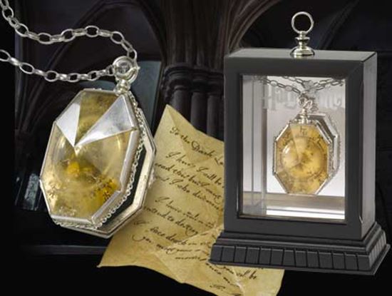 Foto de Réplica Collar "Medallón de Salazar Slytherin - Falso Horrocrux" - Harry Potter