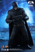 Picture of Batman v Superman Dawn of Justice Figura Movie Masterpiece 1/6 Batman 32 cm