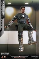 Foto de Iron Man Figura Movie Masterpiece 1/6 Tony Stark (Mech Test Version) 30 cm