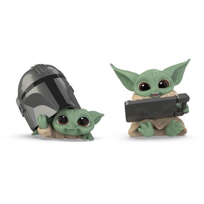 Picture of Star Wars Mandalorian Bounty Collection Pack de 2 Figuras The Child Helmet Peeking & Datapad Tablet