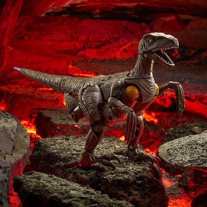 Imagen de Transformers Generations War for Cybertron: Kingdom Figuras Voyager Class 2021 Wave 2 DINOBOT