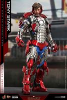 Foto de Iron Man 2 Figura Movie Masterpiece 1/6 Tony Stark (Mark V Suit Up Version) Deluxe 31 cm