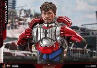 Foto de Iron Man 2 Figura Movie Masterpiece 1/6 Tony Stark (Mark V Suit Up Version) Deluxe 31 cm