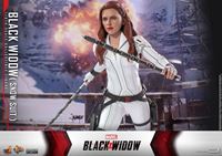 Foto de Black Widow Figura Movie Masterpiece 1/6 Black Widow Snow Suit Version 28 cm