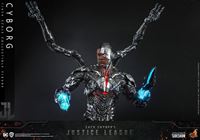 Picture of Zack Snyder`s Justice League Figura 1/6 Cyborg 32 cm RESERVA