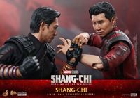 Foto de Shang-Chi and the Legend of the Ten Rings Figura Movie Masterpiece 1/6 Shang-Chi 30 cm RESERVA