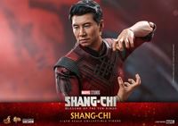 Foto de Shang-Chi and the Legend of the Ten Rings Figura Movie Masterpiece 1/6 Shang-Chi 30 cm RESERVA