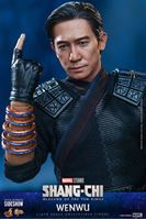 Foto de Shang-Chi and the Legend of the Ten Rings Figura Movie Masterpiece 1/6 Wenwu 28 cm RESERVA