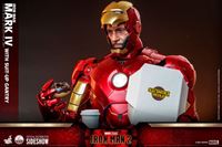 Picture of Iron Man 2 Figura 1/4 Iron Man Mark IV with Suit-Up Gantry 49 cm