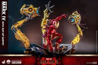 Picture of Iron Man 2 Figura 1/4 Iron Man Mark IV with Suit-Up Gantry 49 cm RESERVA