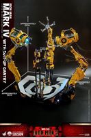 Picture of Iron Man 2 Figura 1/4 Iron Man Mark IV with Suit-Up Gantry 49 cm RESERVA