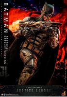 Foto de Zack Snyder`s Justice League Figura 1/6 Batman (Tactical Batsuit Version) 33 cm RESERVA