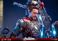 Picture of Marvel Los Vengadores Figura Movie Masterpiece Diecast 1/6 Iron Man Mark VI (2.0) with Suit-Up Gantry 32 cm