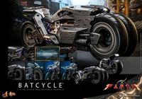 Foto de The Flash Vehículo Movie Masterpiece 1/6 Batcycle 56 cm
