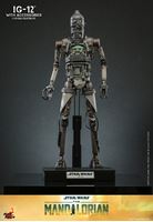 Foto de Star Wars: The Mandalorian Figura 1/6 IG-12 con accesorios 36 cm