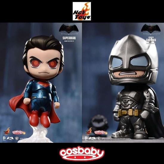 Foto de Hot Toys Armored Batman vs. Superman cosbaby collectible set