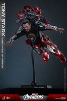 Picture of Los Vengadores Figura Movie Masterpiece 1/6 Tony Stark (Mark VII Suit-Up Version) 31 cm RESERVA