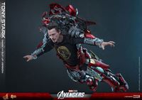 Picture of Los Vengadores Figura Movie Masterpiece 1/6 Tony Stark (Mark VII Suit-Up Version) 31 cm RESERVA