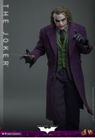 Foto de El Caballero oscuro Figura DX 1/6 The Joker 31 cm