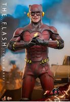 Foto de The Flash Figura Movie Masterpiece 1/6 The Flash (Young Barry) 30 cm RESERVA