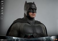 Foto de Batman v Superman: El amanecer de la justicia Figura Movie Masterpiece 1/6 Batman 2.0 30 cm RESERVA