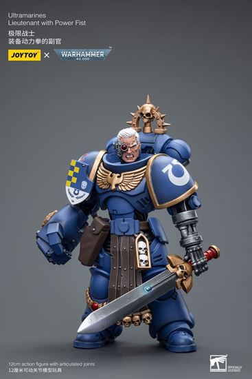 Foto de Warhammer 40k Figura 1/18 Ultramarines Lieutenant with Power Fist 12 cm