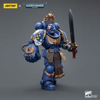 Foto de Warhammer 40k Figura 1/18 Ultramarines Lieutenant with Power Fist 12 cm