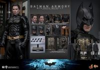 Foto de El caballero oscuro Figuras y Diorama Movie Masterpiece 1/6 Batman Armory with Bruce Wayne (2.0) 30 cm