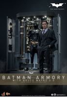 Foto de El caballero oscuro Figuras y Diorama Movie Masterpiece 1/6 Batman Armory with Bruce Wayne (2.0) 30 cm