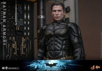 Foto de El caballero oscuro Figuras y Diorama Movie Masterpiece 1/6 Batman Armory with Bruce Wayne (2.0) 30 cm