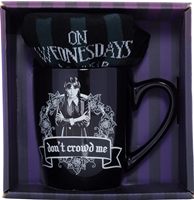 Foto de Set Taza y Calcetines "Don't Crowd Me" - Miércoles - Wednesday