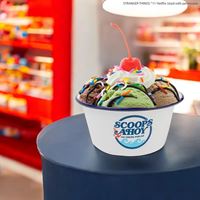 Foto de Bowl para Helado + Gorro Scoops Ahoy - Stranger Things