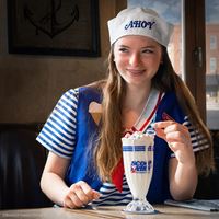 Foto de Copa de Cristal para Batidos + Pajita + Posavasos Scoops Ahoy - Stranger Things